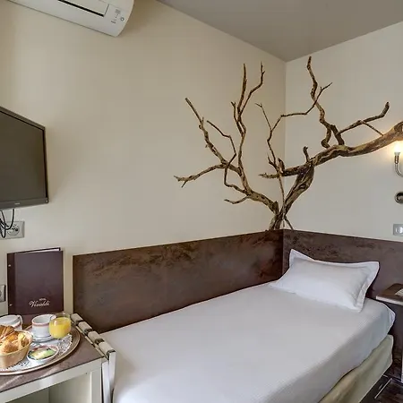 Otel Vivaldi Puteaux
