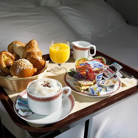 维瓦尔第酒店 3* 皮托