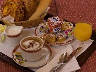 Otel Vivaldi Puteaux